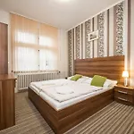 U Jezera Fami*** Apartment