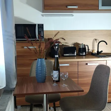 U Jezera Fami*** Apartment *